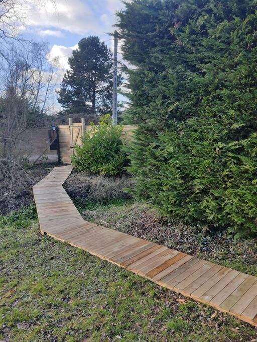 Chalet Les Pieds Dans L'Eau La Campagne A La Ville Saint-Doulchard Exterior foto