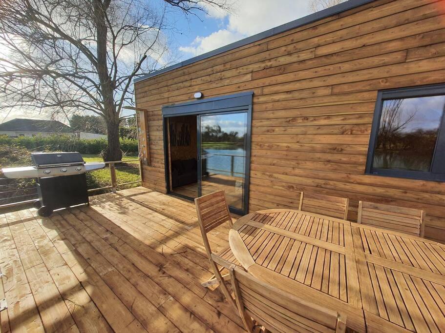 Chalet Les Pieds Dans L'Eau La Campagne A La Ville Saint-Doulchard Exterior foto