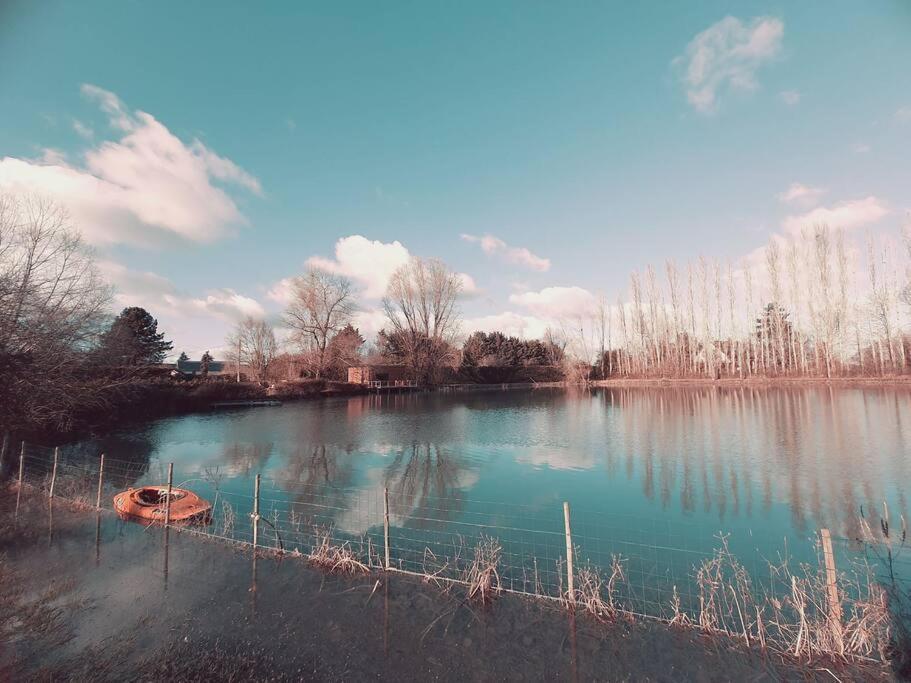 Chalet Les Pieds Dans L'Eau La Campagne A La Ville Saint-Doulchard Exterior foto